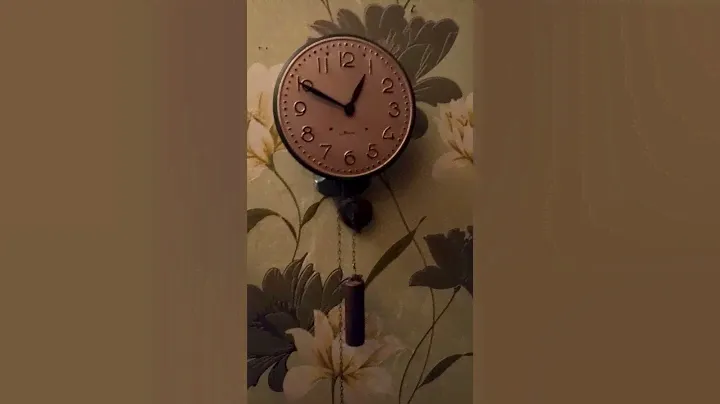 Настенные часы - ходики Маяк.