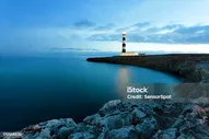 Маяк — стоковые фотографии и другие картинки Маяк - Маяк, Море, Сигнальный огонь
