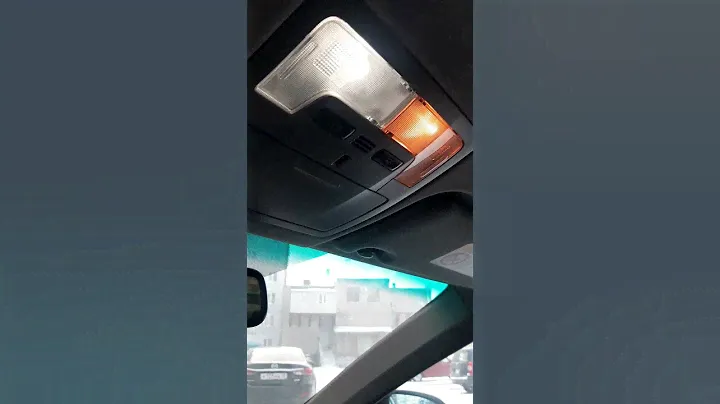 Лампы Маяк в салоне Камри